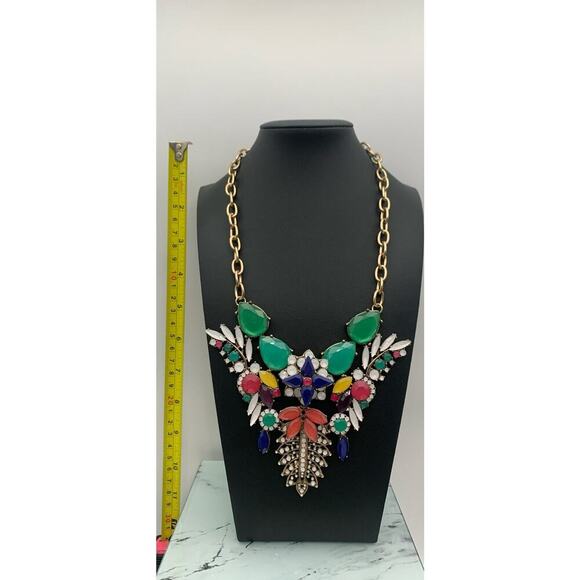 Beautiful ANNA & AVA Multi Color Rhinestone Statement Bib Necklace & Earrings - Picture 4 of 7